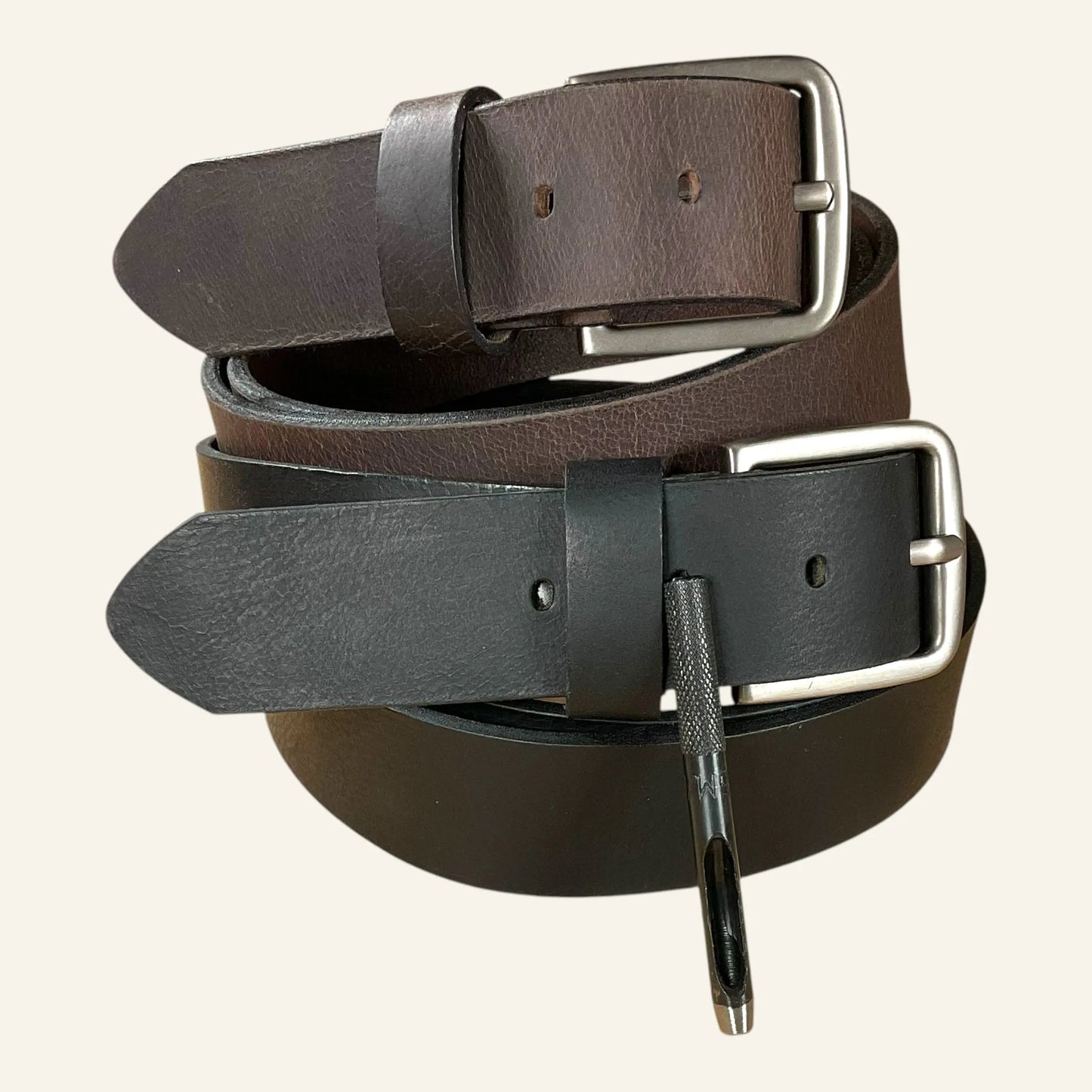 ceinture en cuir noir avec outils de mise a la taille