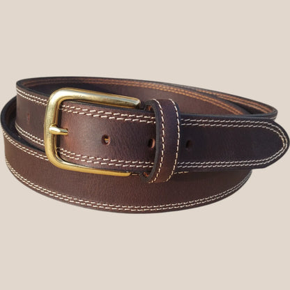 ceinture en cuir avec une boucle en laiton de qualité supérieur