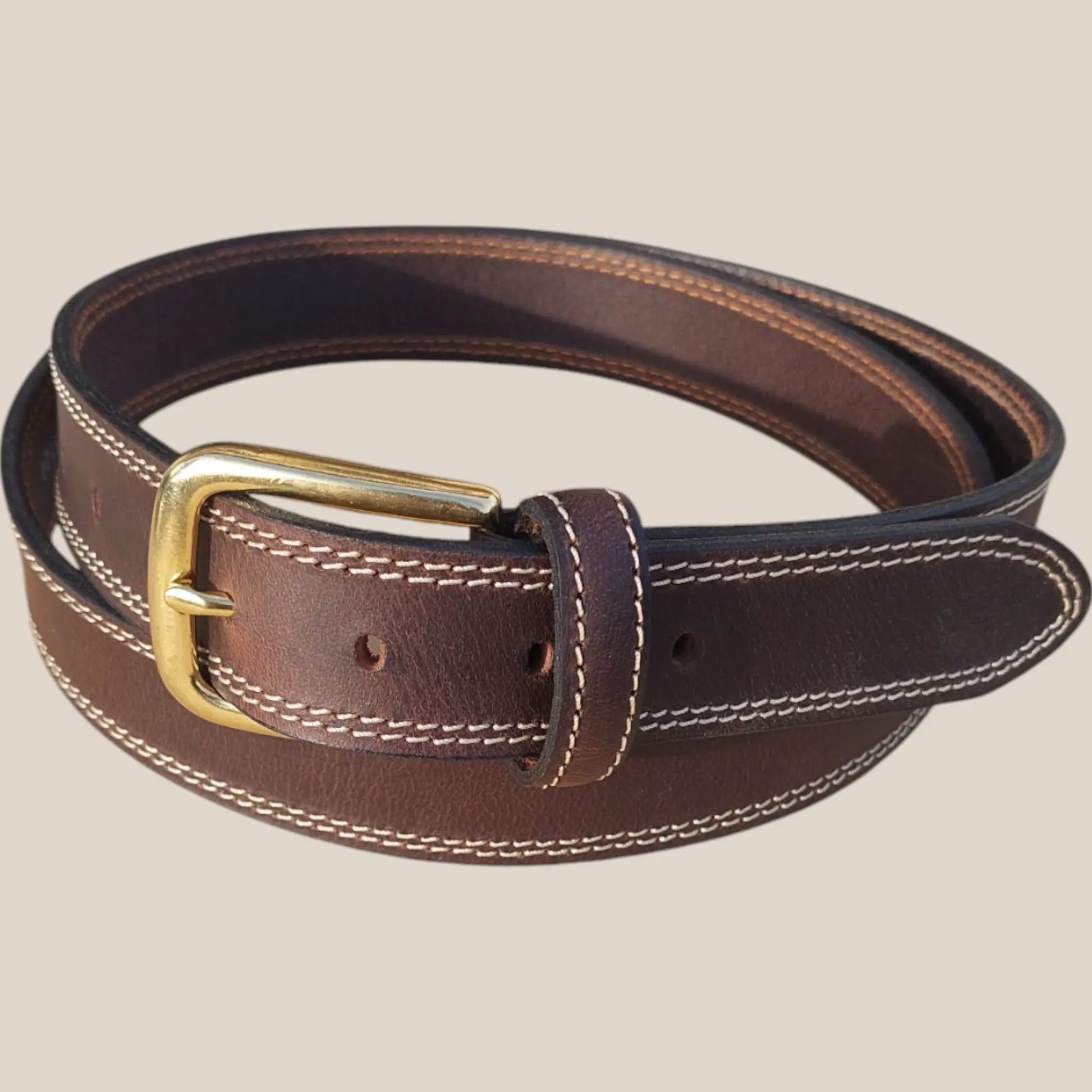 ceinture en cuir avec une boucle en laiton de qualité supérieur