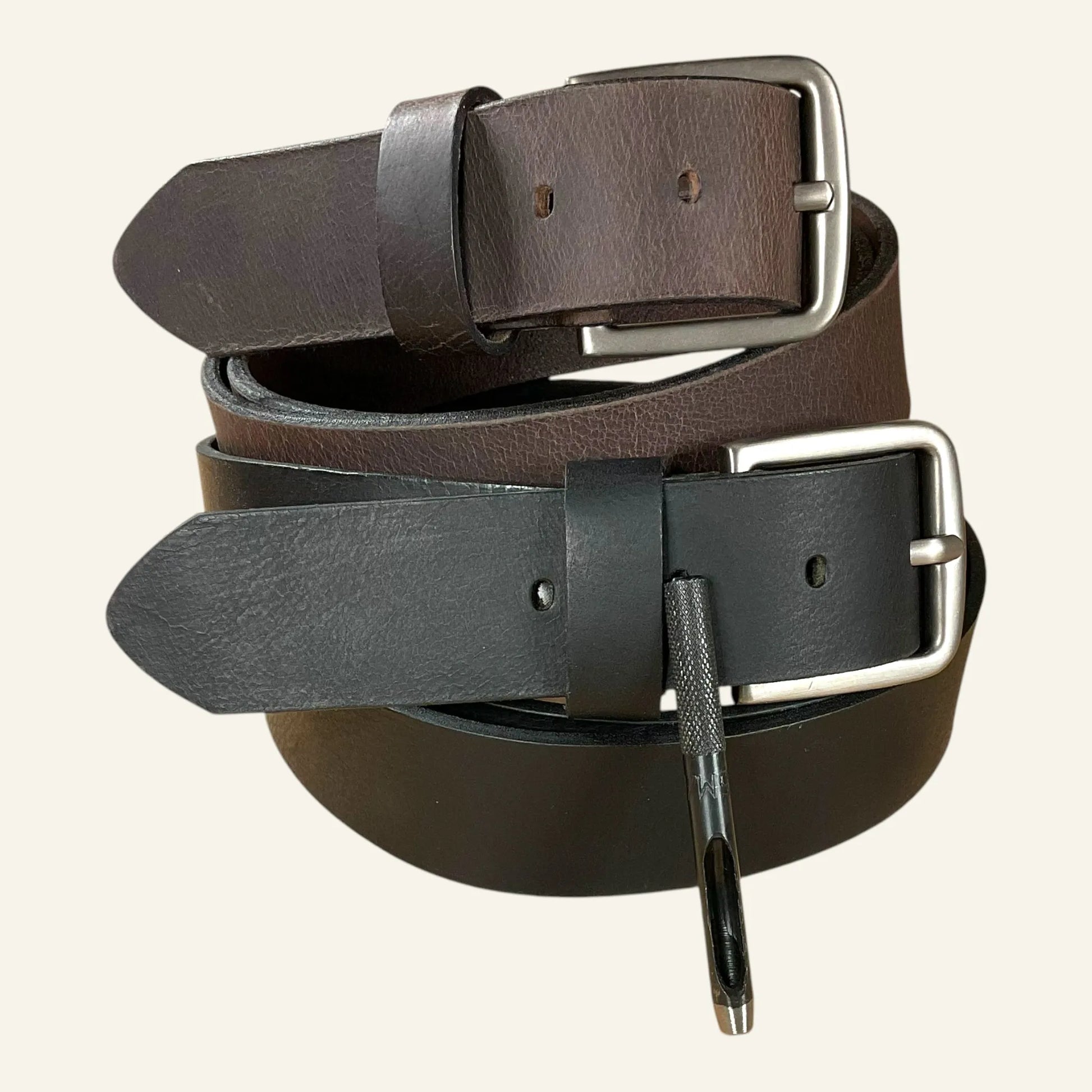 ceinture en cuir noir avec outils de mise a la taille